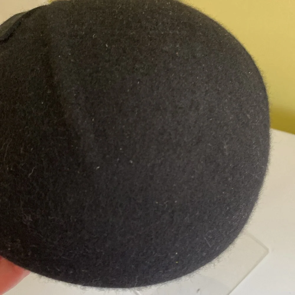 Vintage Black Wool Women’s fitted Hat with Bow One Size